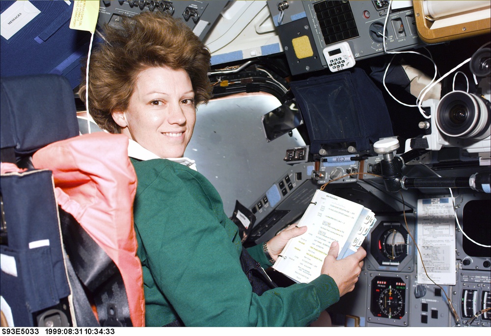 Trailblazing Astronaut Eileen Collins Commanded First Woman-Led Space Shuttle Mission