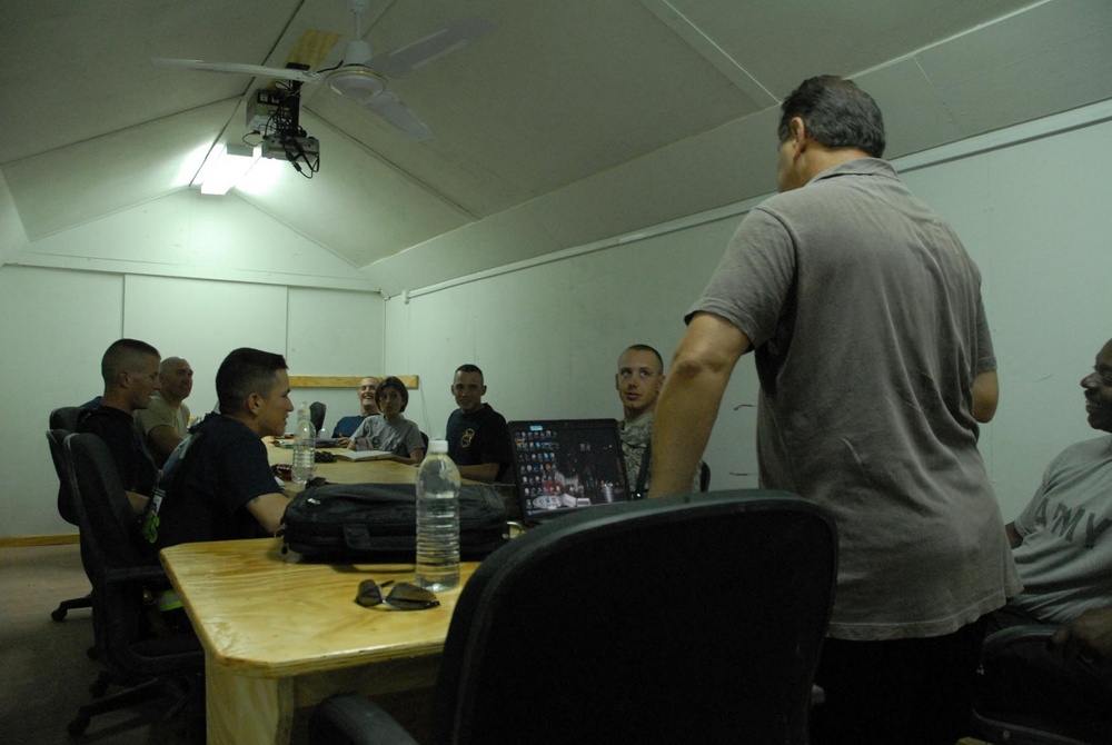 Soldiers Attend Cultural Awareness Class in Baghdad