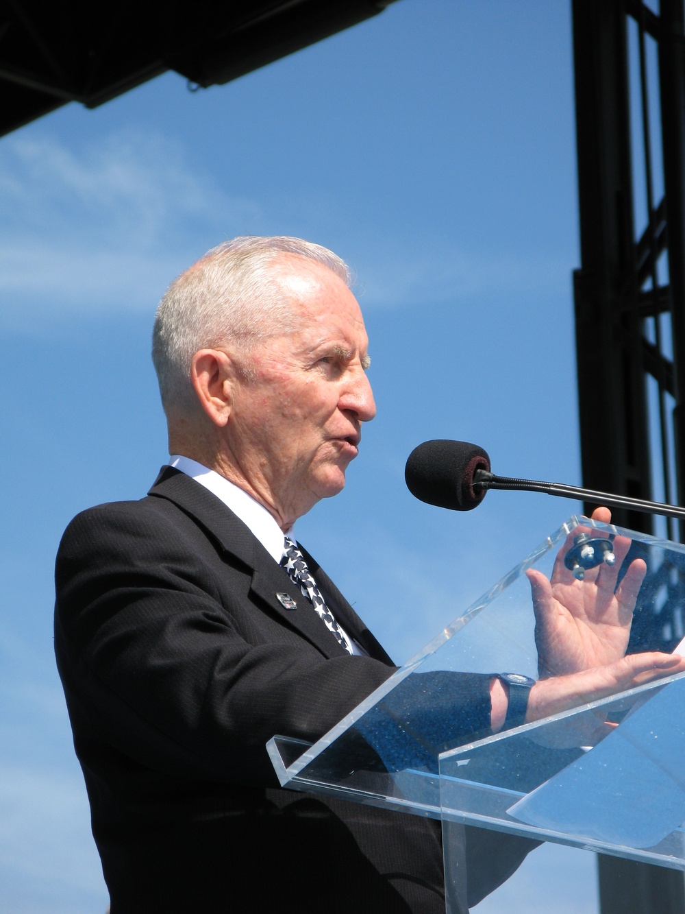 Perot Addresses 'Time of Remembrance' Ceremony in D.C.
