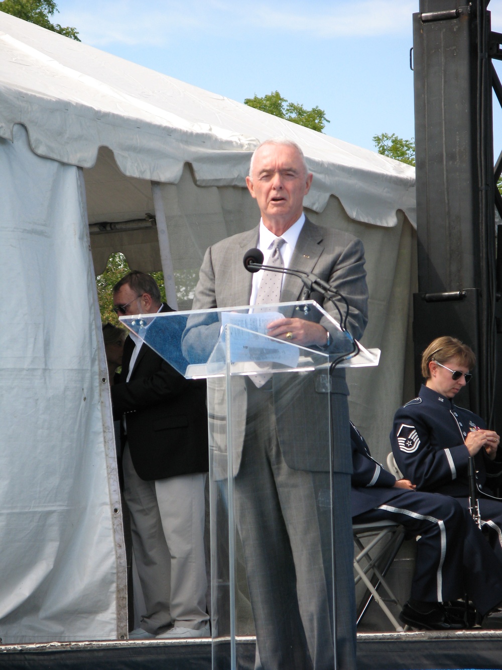 Retired Army Gen. McCaffrey Addresses Military Families, Veterans at D.C. Ceremony
