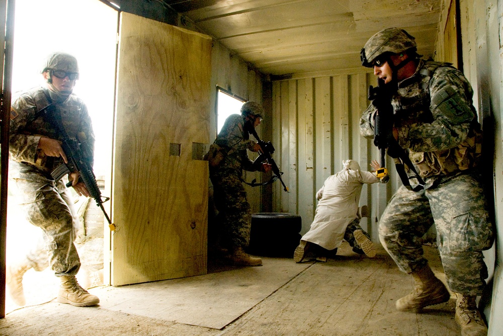 Wisconsin National Guard Troops Practice Urban Combat Ahead of Iraq Deployment