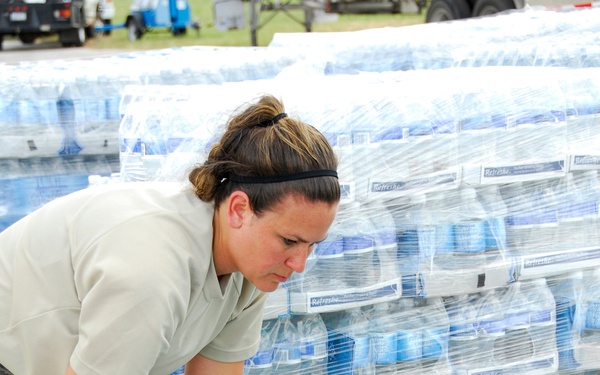 Texas Air National Guard Distributes Supplies to Hurricane Ike Evacuees
