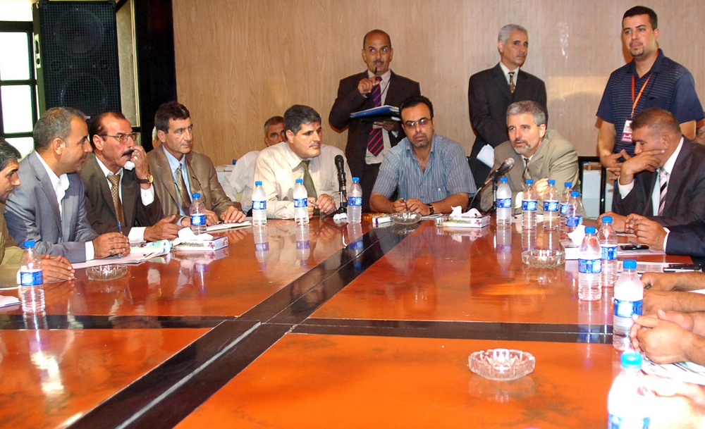 U.S. Reconstruction Team Meets with Iraqi Community Leaders