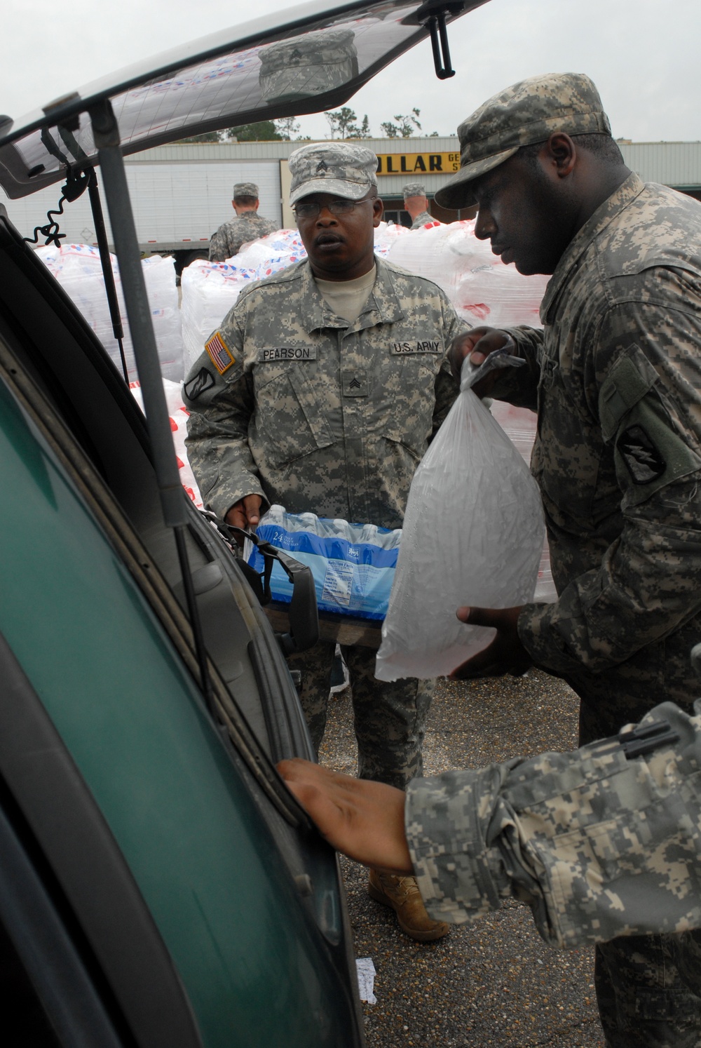 Mississippi National Guard Aids Gulfport Residents After Hurricane Gustav