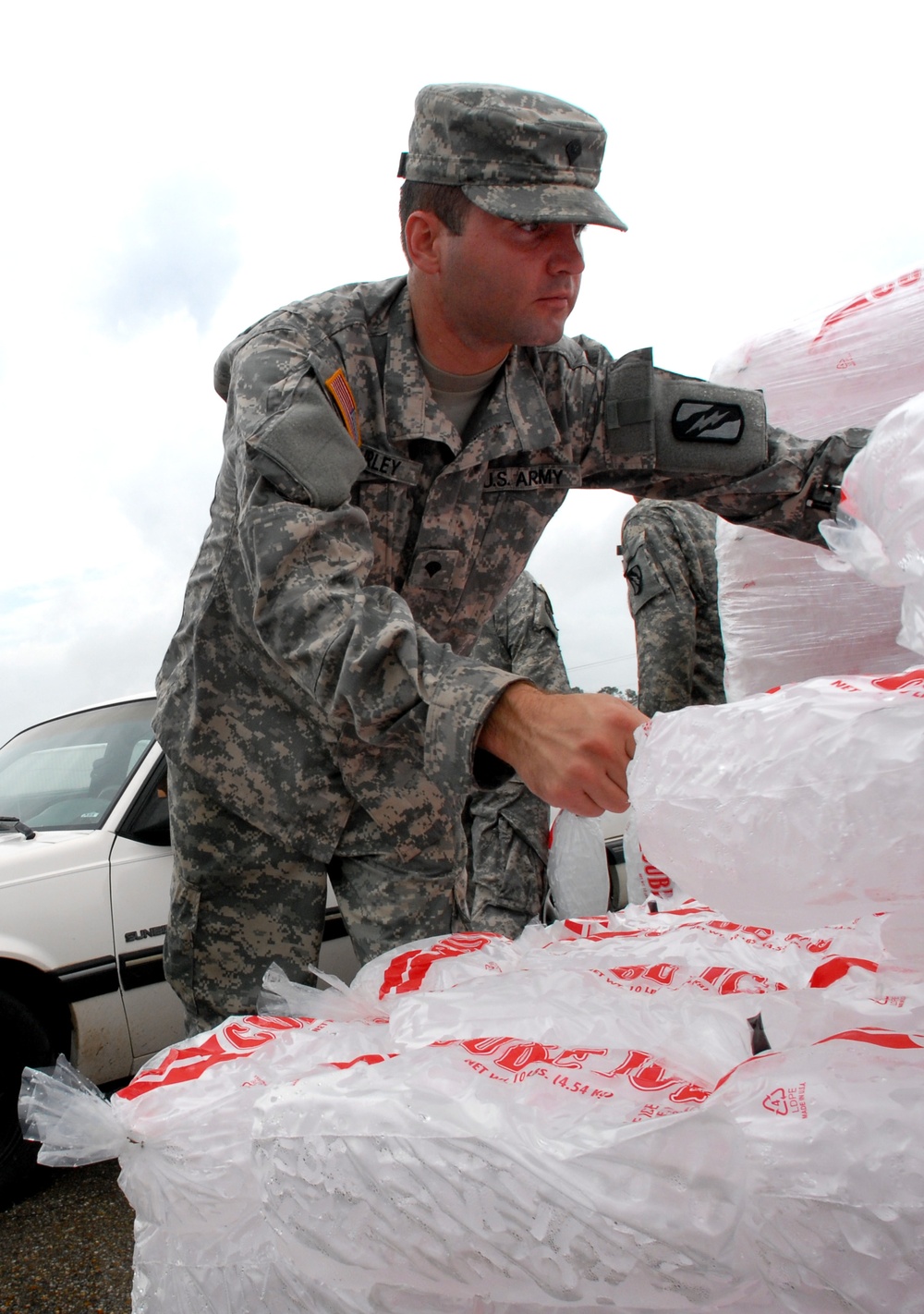 National Guard Distributes Supplies to Hurricane Gustav Evacuees in Mississippi