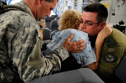 Canadian Forces Assist in Hurricane Gustav Evacuation from New Orleans