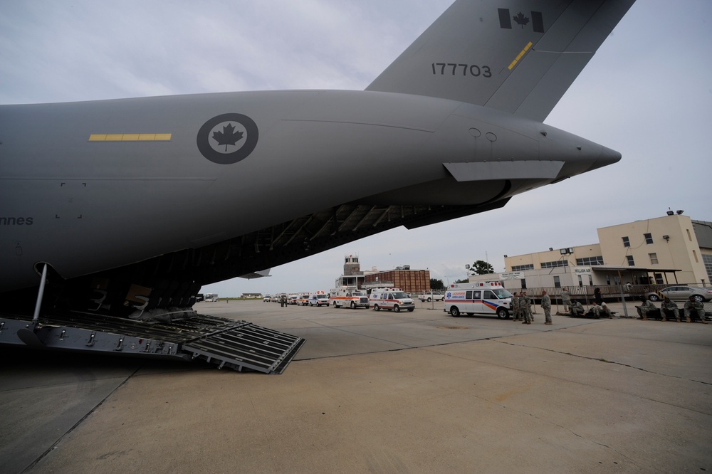Canadian Forces Assist in Hurricane Gustav Evacuation from New Orleans