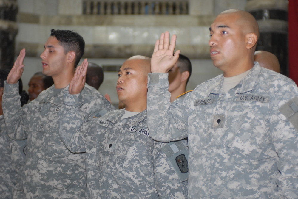 Servicemembers Become U.S. Citizens During Ceremony in Iraq