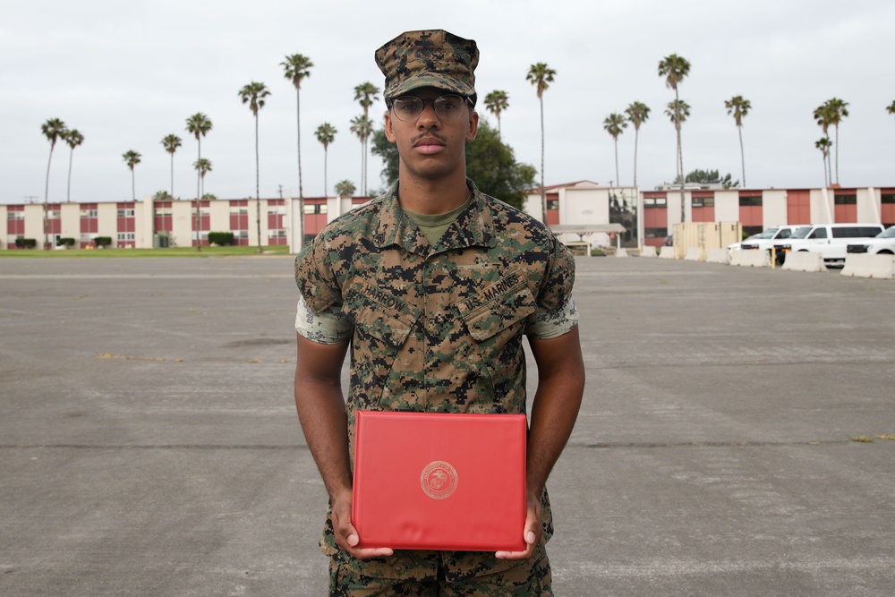 11th MEU Marines receive awards for outstanding service