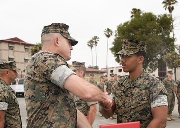 11th MEU Marines receive awards for outstanding service