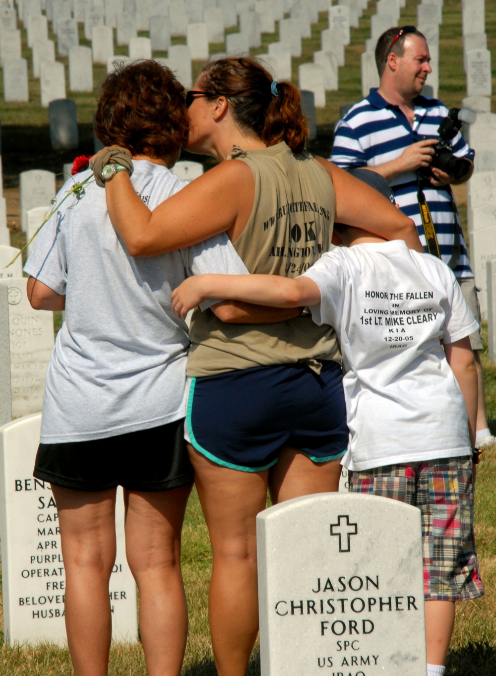 Emotional Farewell: Soldier's Sister Kisses Mother at Memorial Run