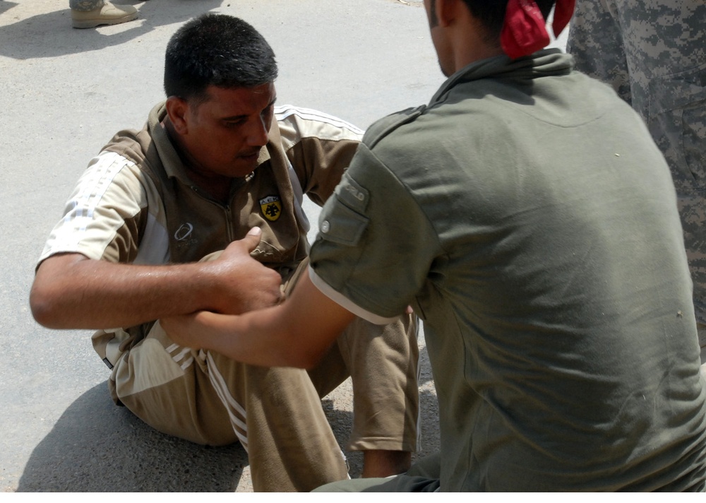 Iraqi National Police Recruit Undergoes Physical Fitness Test