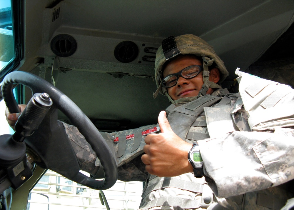 Texas Soldier Gives Thumbs-Up Before Iraq Mission