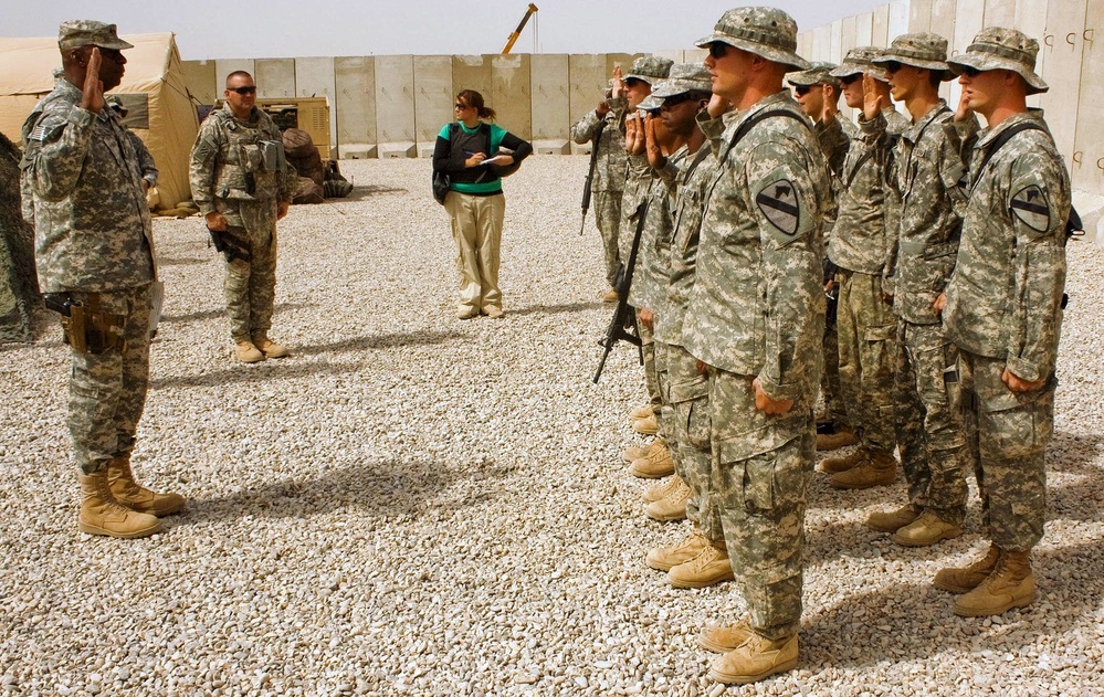 Army General Reenlists Soldiers at Forward Operating Base in Iraq
