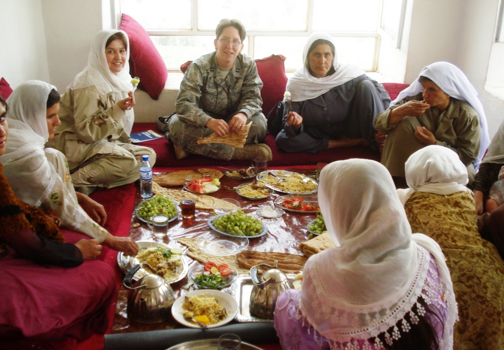 Afghan Women Meet with U.S. Air Force Officer in Panjshir Province