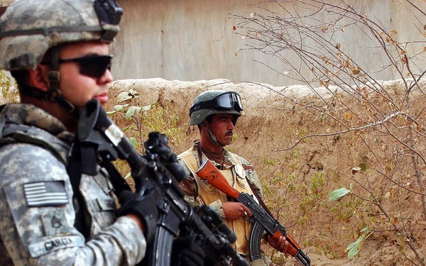 U.S. and Iraqi Soldiers Provide Security During Operation Summit Pursuit