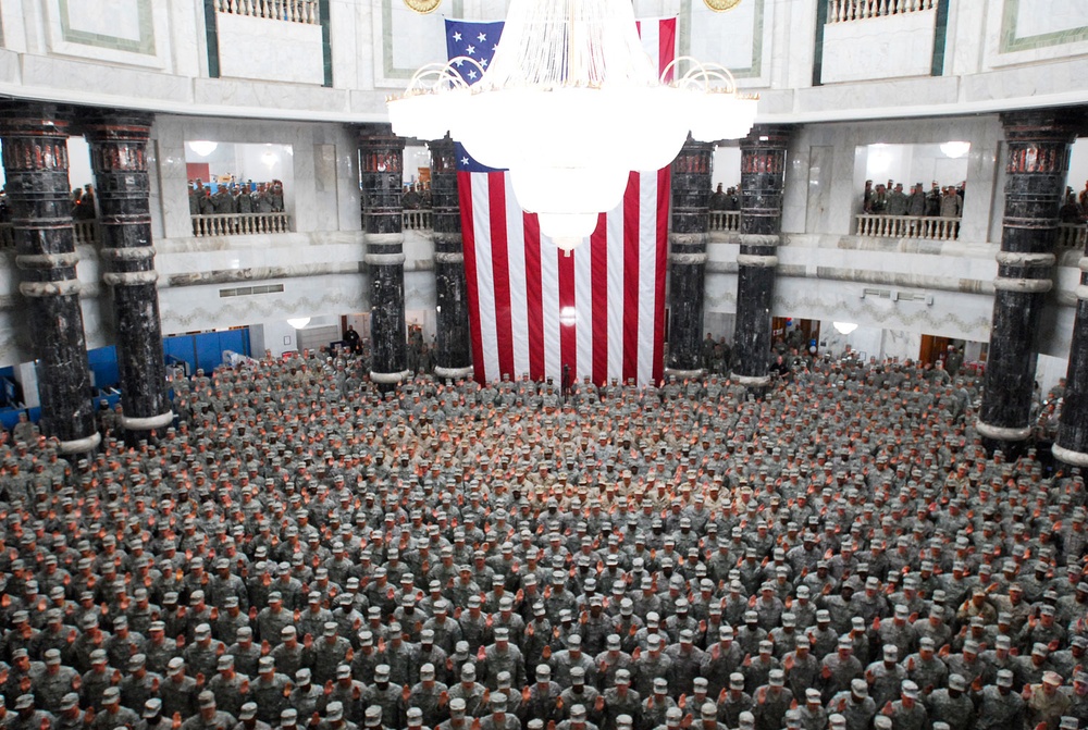 Over 1,200 U.S. Troops Re-Enlist in Iraq on Independence Day