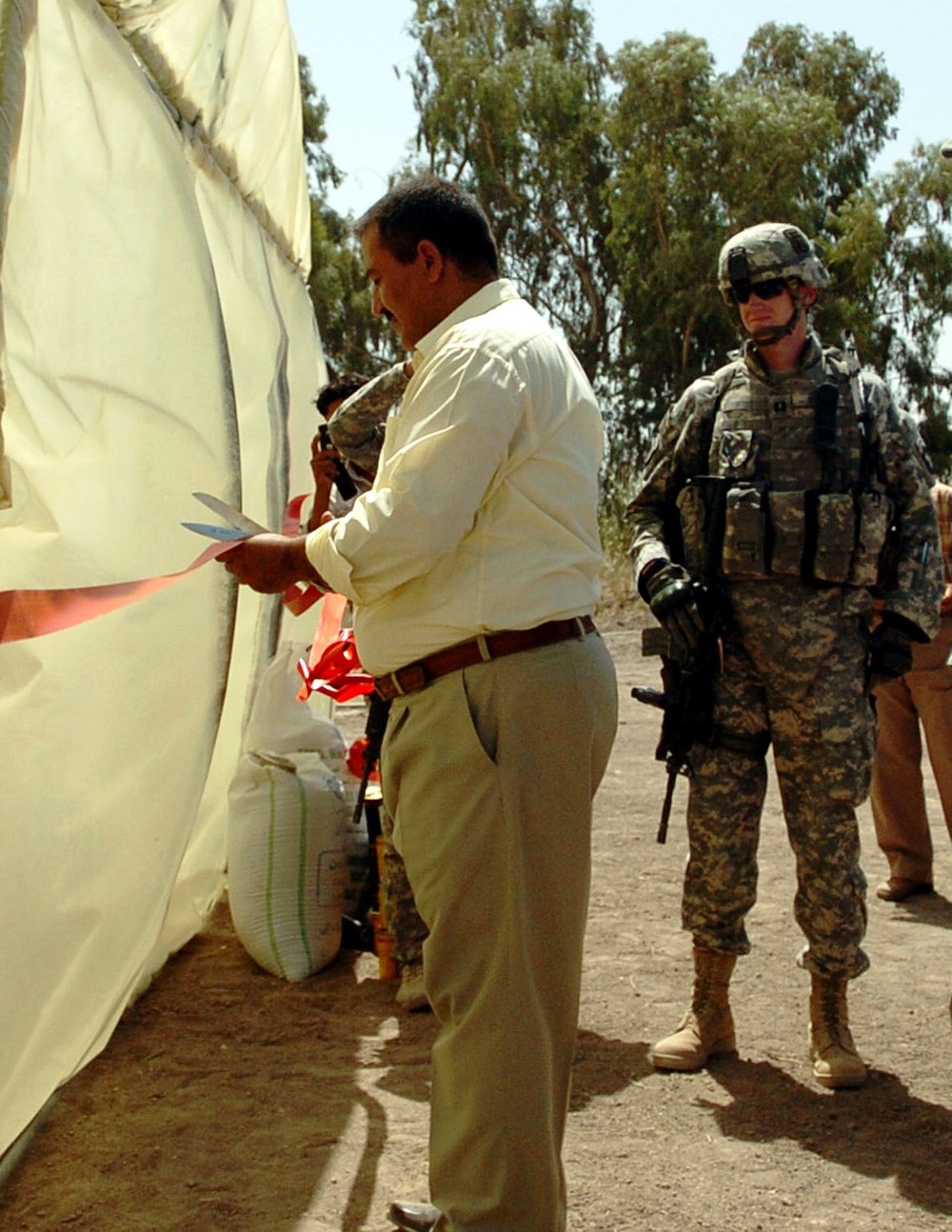 Greenhouse Ribbon-Cutting Ceremony Held in Mahumdiyah, Iraq