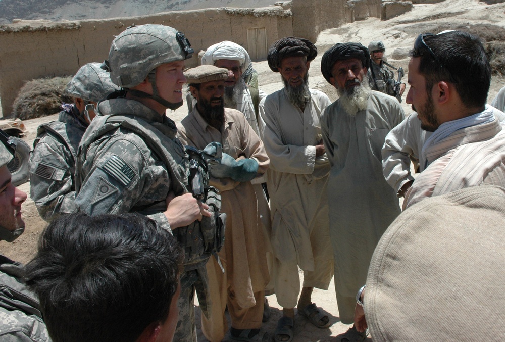 Army Captain Discusses Future Projects with Afghan Community Leaders