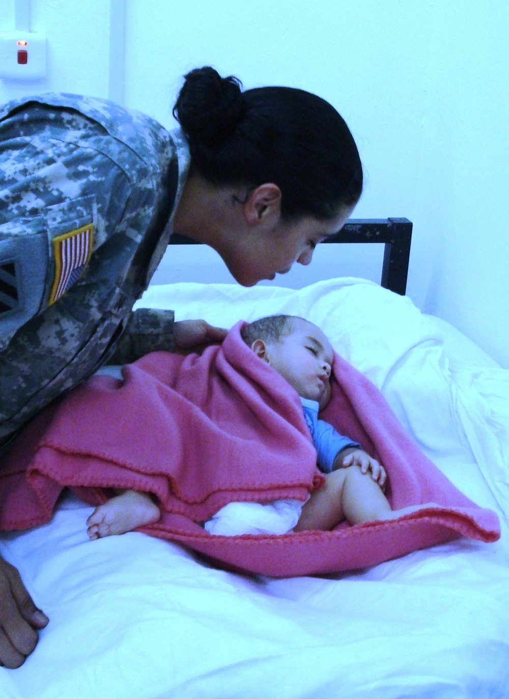 Army Medic Saves Infant's Life in Iraq