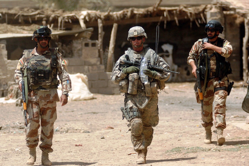 U.S. Army Captain Leads Iraqi Officers on Patrol in Shakriyah