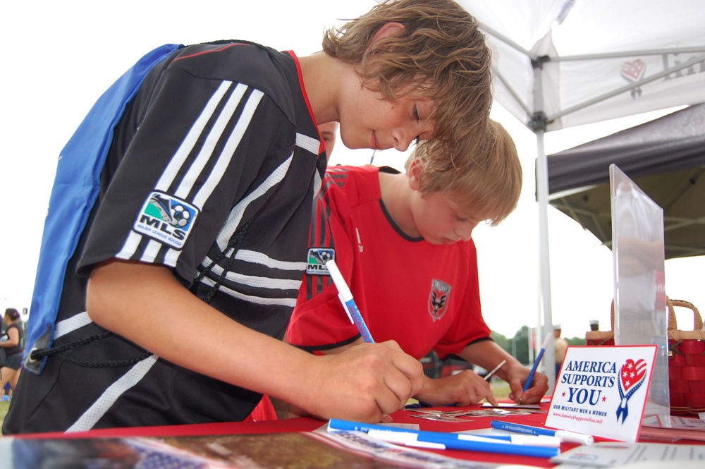 Soccer Fans Express Gratitude to Troops at D.C. United Event