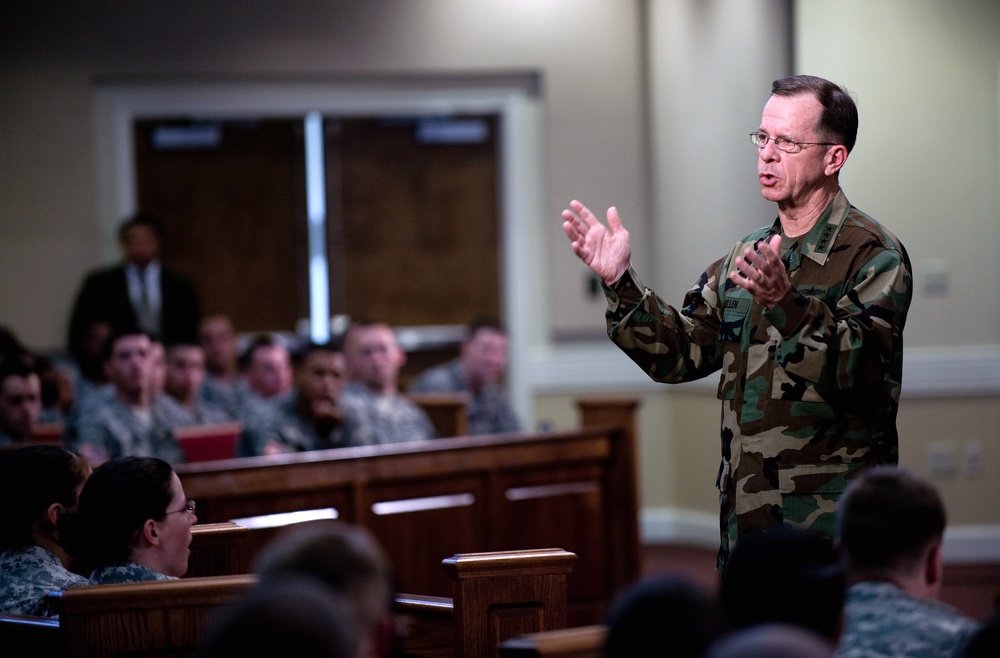 Adm. Mike Mullen Addresses Troops at Fort Stewart