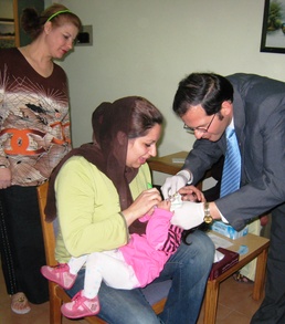 Jordanian Dentist Volunteers Services at Iraqi Assistance Center