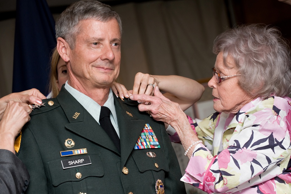 Gen. Walter Sharp Promoted to Four-Star Rank in Ceremony Presided Over by Adm. Mike Mullen