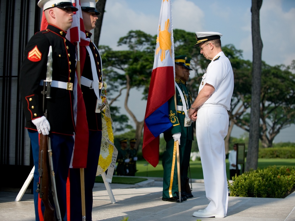 Adm. Mullen Honors WWII Fallen at Manila American Cemetery