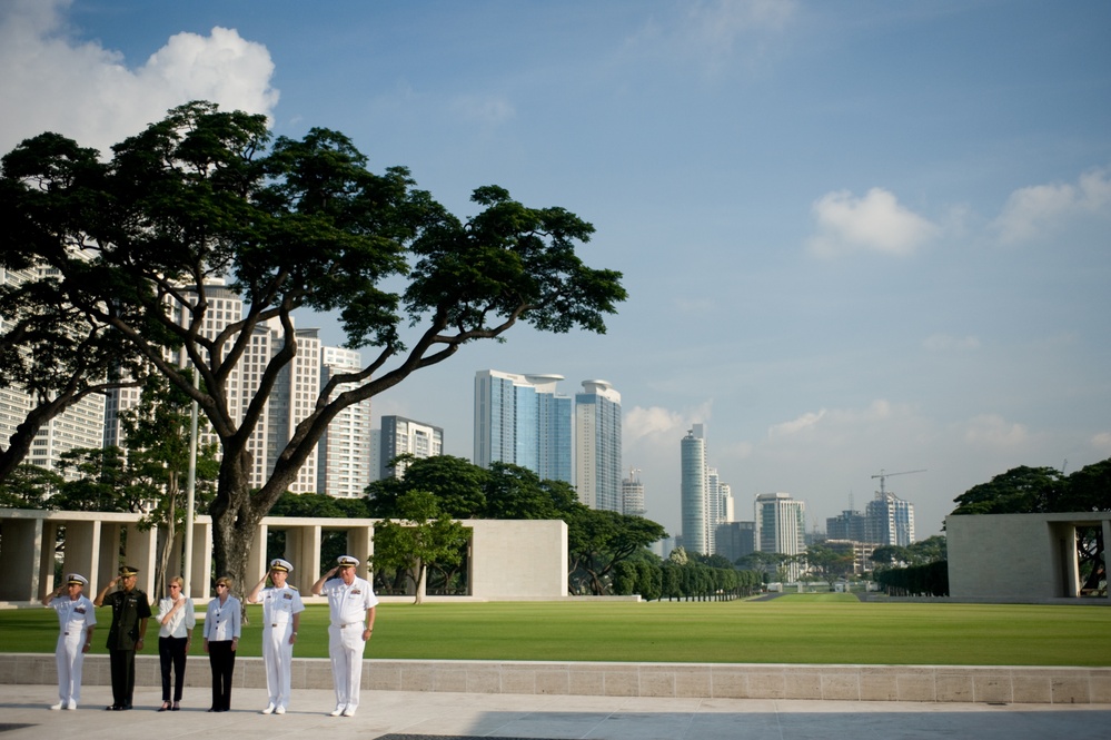 Honoring the Fallen: U.S. and Philippine Officials Pay Tribute at Manila American Cemetery