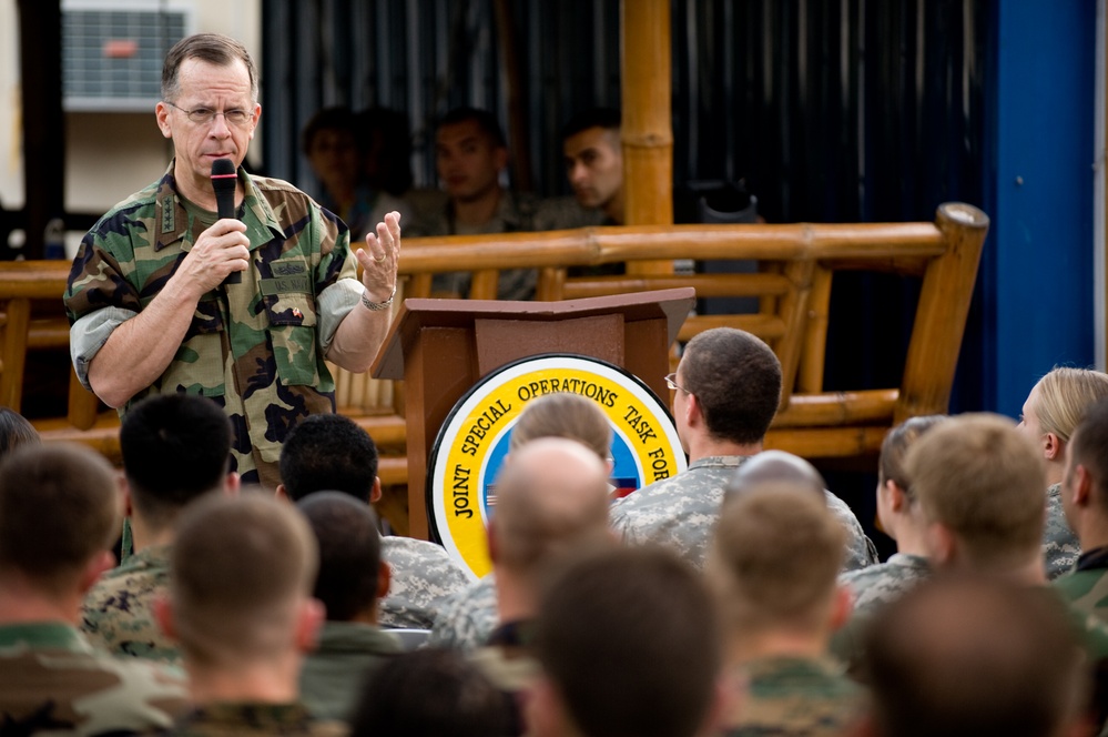 U.S. Navy Admiral Addresses Troops in the Philippines