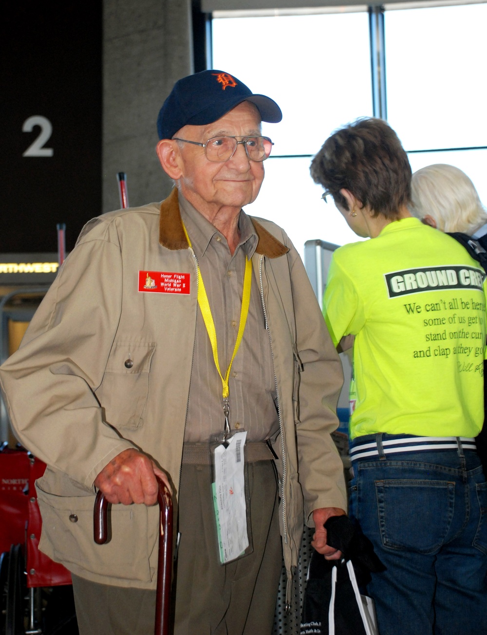 World War II Veteran Visits D.C. Memorial on Honor Flight