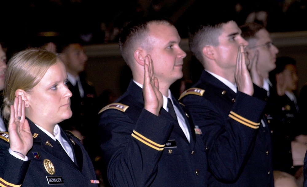 Army Graduates Swear to Uphold Constitution at Uniformed Services University Commencement