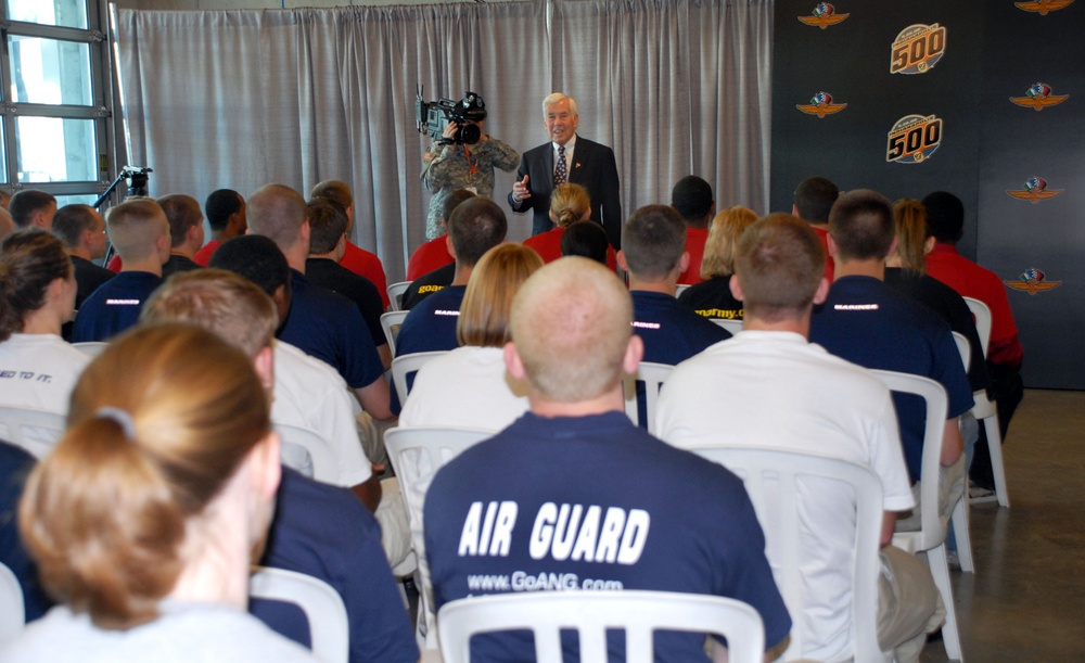 Lugar Administers Oath to Indiana Recruits at Indianapolis Motor Speedway