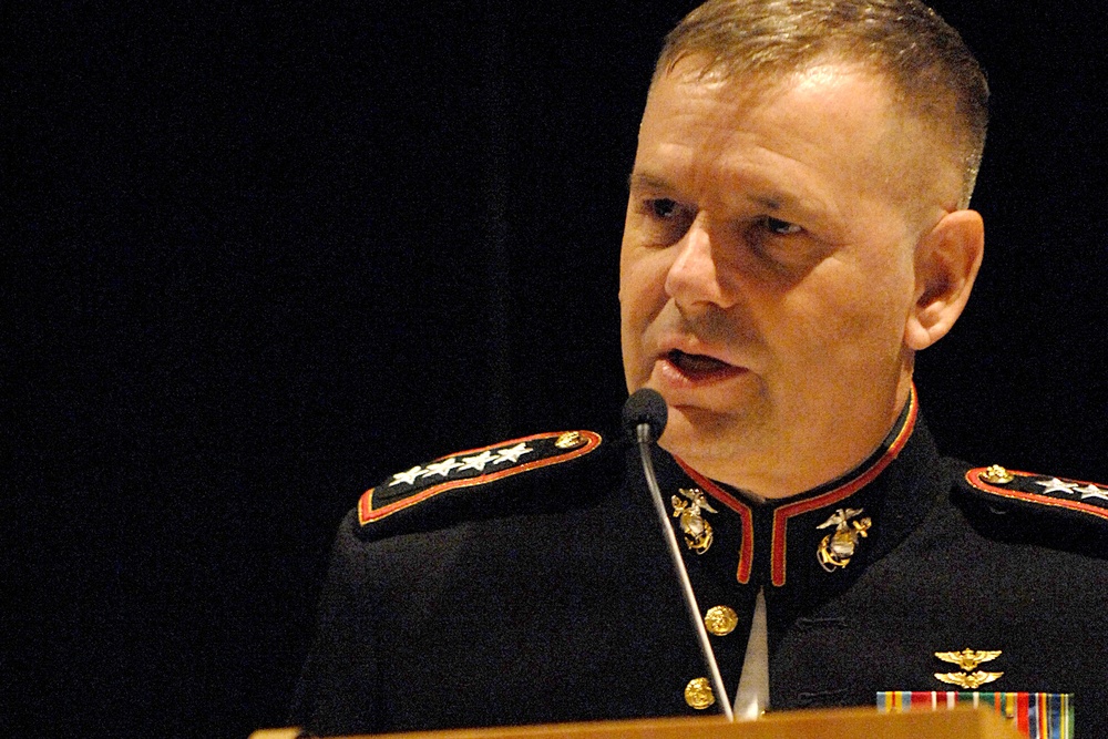 Vice Chairman of Joint Chiefs Honors Military Pilots at Awards Dinner