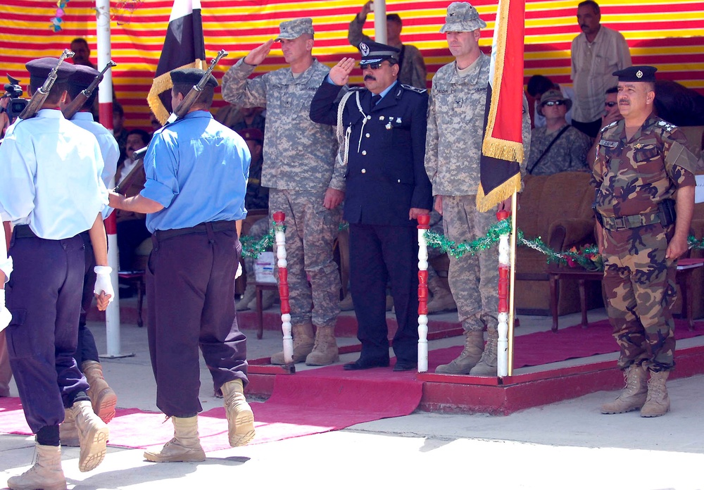 Former &quot;Sons of Iraq&quot; Members Graduate as Iraqi Police
