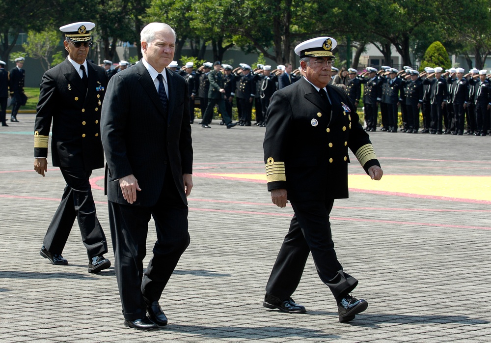 Gates Meets with Mexican Navy Secretary in Mexico City