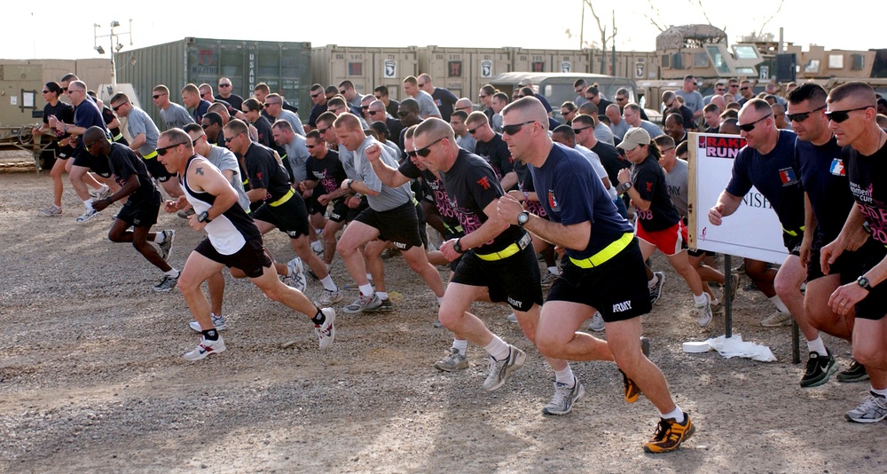 Soldiers Run for the Cure at Camp Striker, Iraq