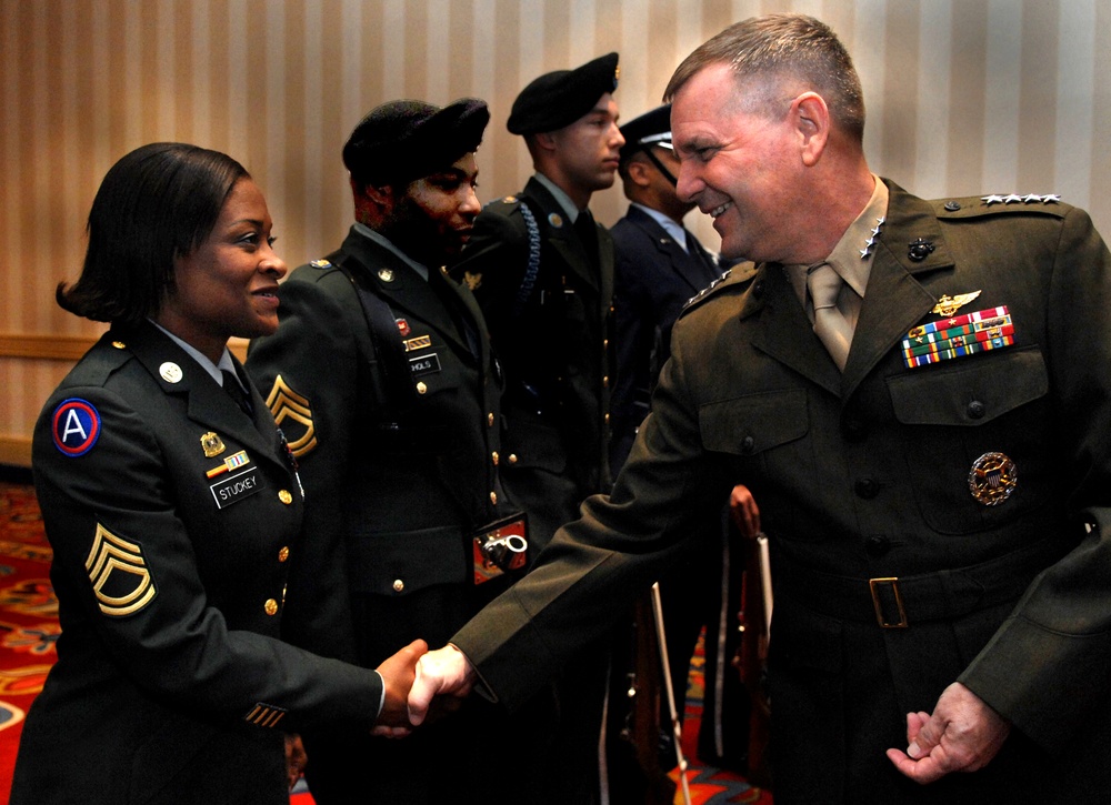 Gen. Cartwright Honors Troops at Philadelphia Dinner
