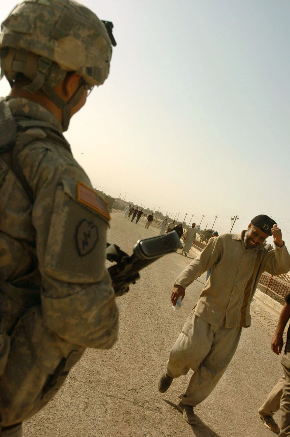 Gimlet Soldiers Provide Security at Sadr City Checkpoint