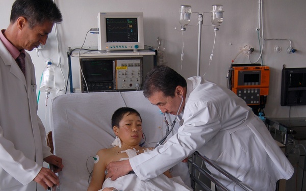 Heart Surgeons Celebrate 100th Successful Operation at Children's Ward