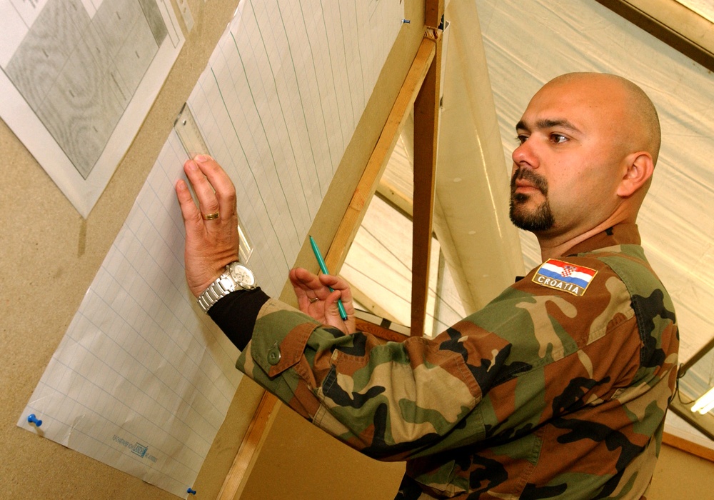 Croatian Senior Chief Leads Briefing at Largest Military Communications Exercise