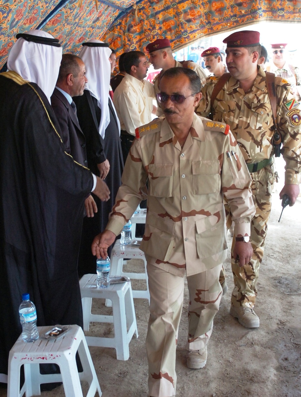 Iraqi Army Commander Meets with Local Leaders for School and Clinic Opening