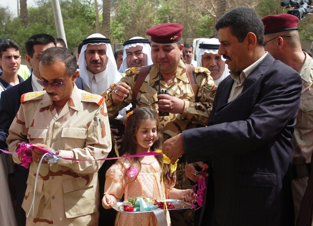 Iraqi Army, Citizen Security Force Leaders Open Adwaniyah Middle School