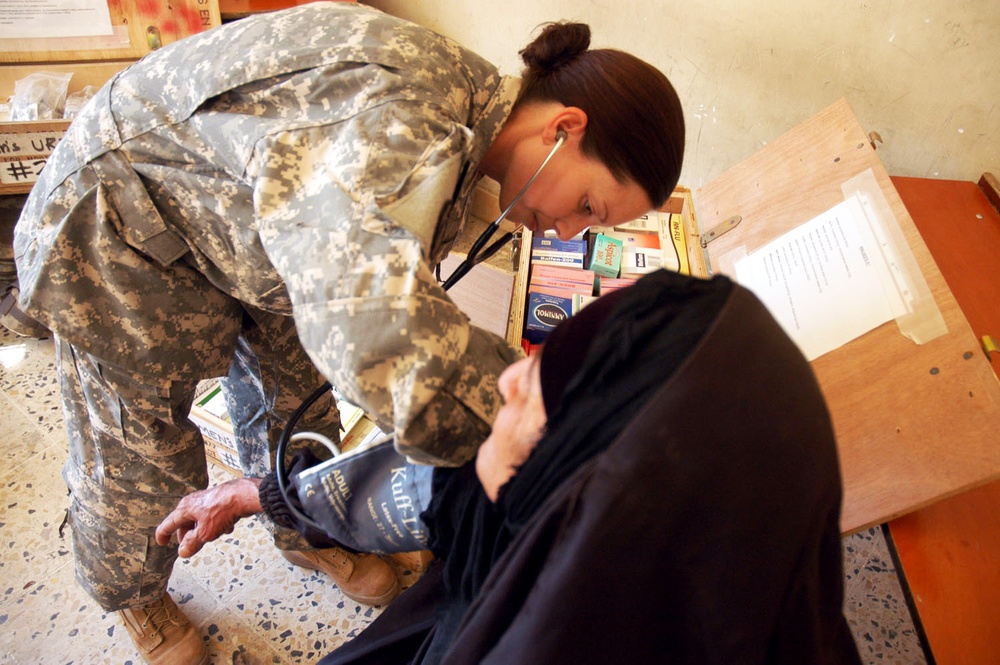 Army Nurse Provides Medical Care in Iraq
