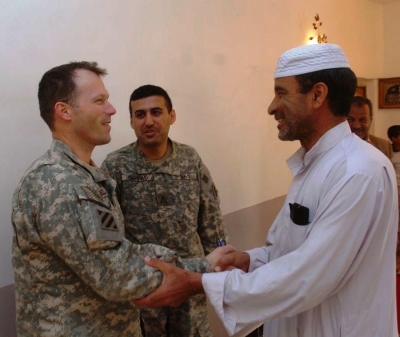 U.S. Army Officer Meets with Iraqi Tribal Leader in Tuwaitha