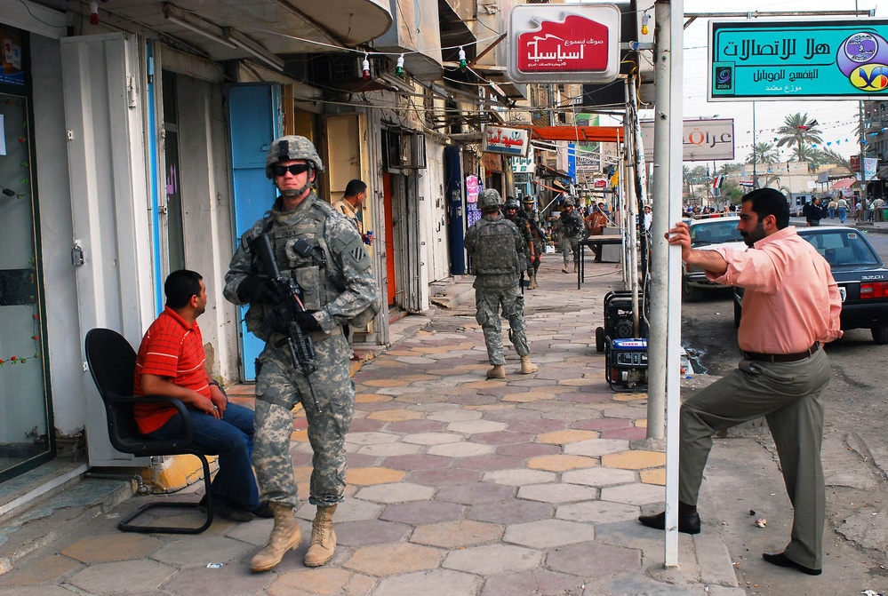 U.S. Army Lieutenant Leads Patrol with Iraqi Forces in Adhamiyah