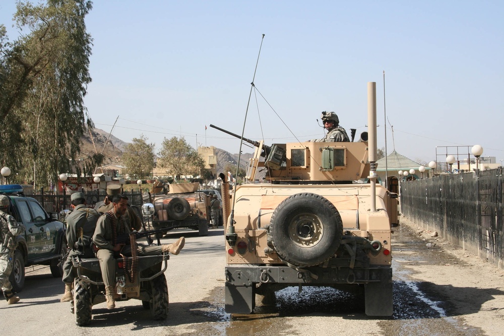 Paratroopers and Afghan Police Patrol Afghanistan-Pakistan Border