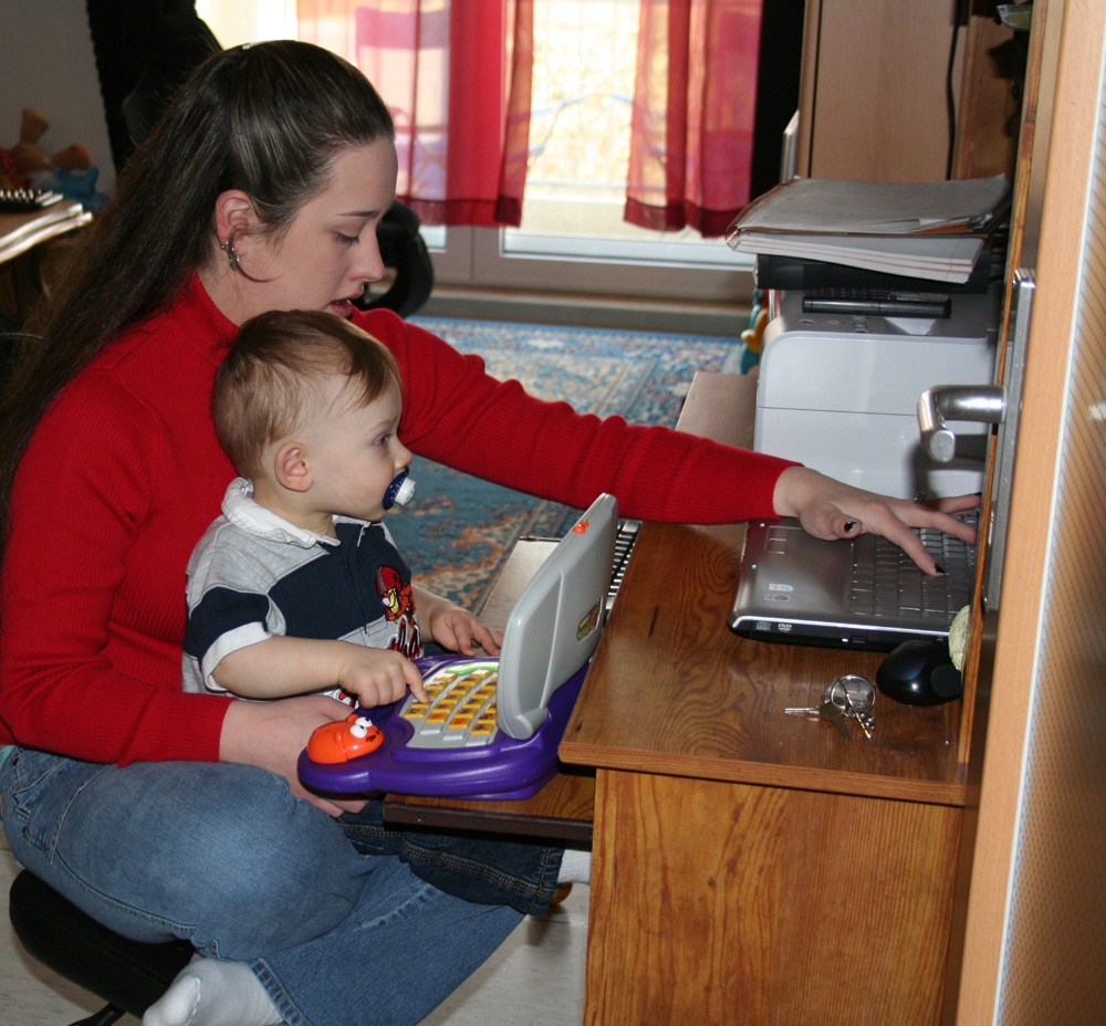 Soldier's Family Awaits News During Deployment